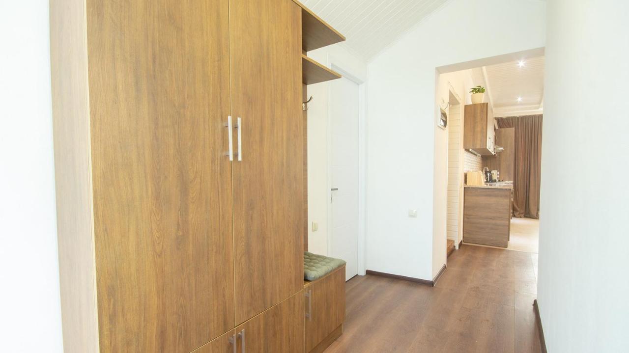 Big Terrace Apartment On Liberty Square Tbilisi Bagian luar foto